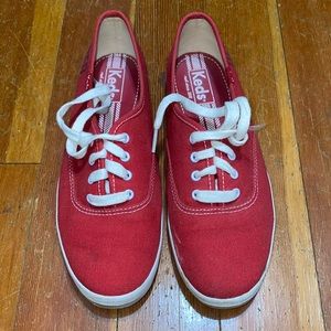 Taylor Swift Red Keds